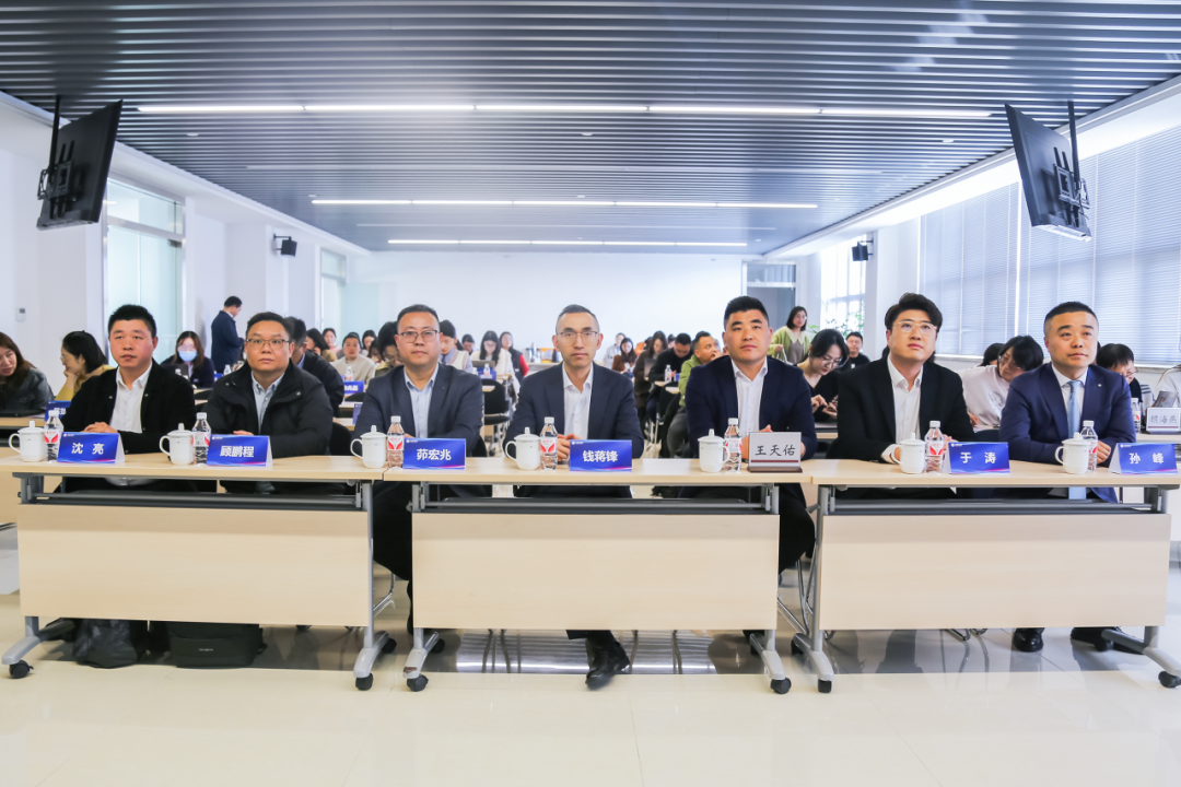 67e24d3263a9e.png 640.png